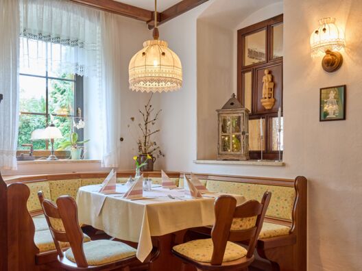 gemütliche Gaststube im Erzgebirge